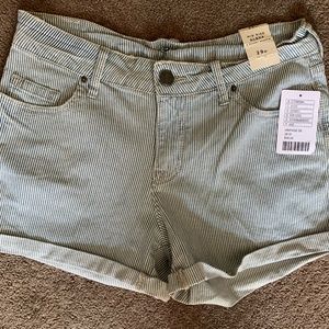 Urban Outfitters BDG mid rise shorts 29